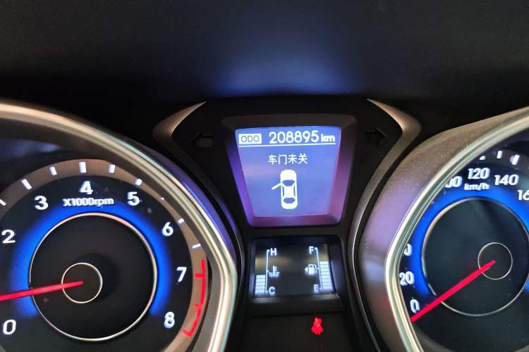 Used Hyundai Elantra (5th Generation / Langdong) 2012 1.6L Manual Leading Model Odometer Close Up
