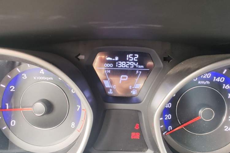 Used Hyundai Elantra (5th Generation / Langdong) 2012 1.6L Automatic Fashion Edition Odometer Close Up