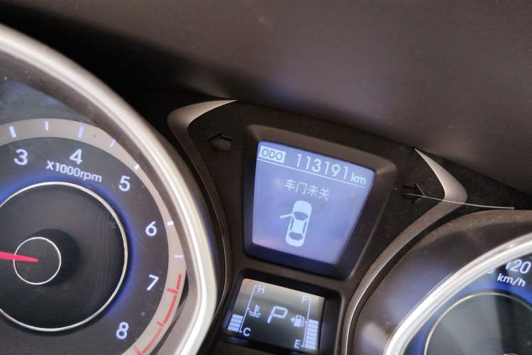 Used Hyundai Elantra (5th Generation / Langdong) 2012 1.6L Automatic Leading Model Odometer Close Up