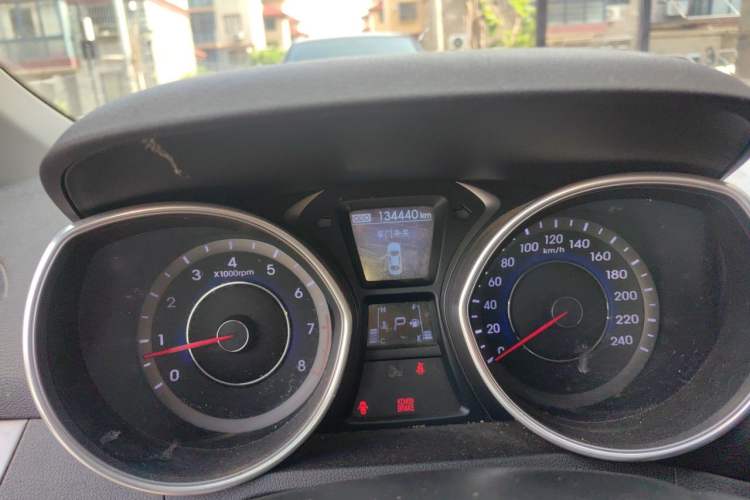 Used Hyundai Elantra (5th Generation / Langdong) 2012 1.6L Automatic Leading Model Odometer Close Up