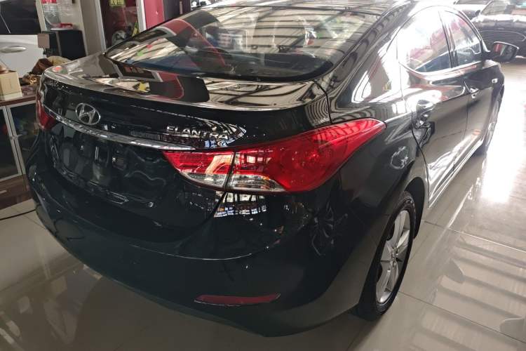 Used Hyundai Elantra (5th Generation / Langdong) 2012 1.6L Automatic Fashion Edition Rear Right 45 Deg