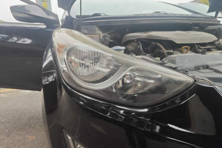 Used Hyundai Elantra (5th Generation / Langdong) 2012 1.6L Manual Leading Model Right Front Headlight