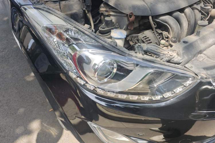 Used Hyundai Elantra (5th Generation / Langdong) 2012 1.8L Automatic Prestige Model Right Front Headlight