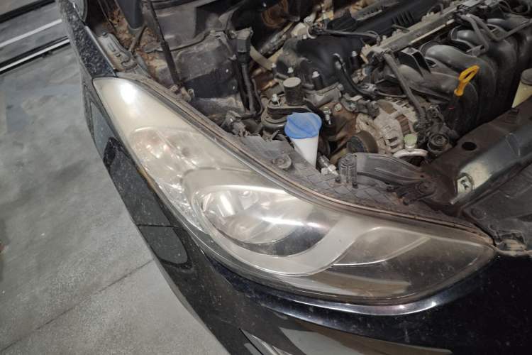 Used Hyundai Elantra (5th Generation / Langdong) 2012 1.6L Manual Leading Model Right Front Headlight