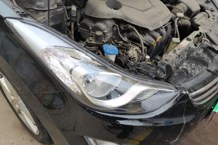Used Hyundai Elantra (5th Generation / Langdong) 2012 1.6L Manual Leading Model Right Front Headlight