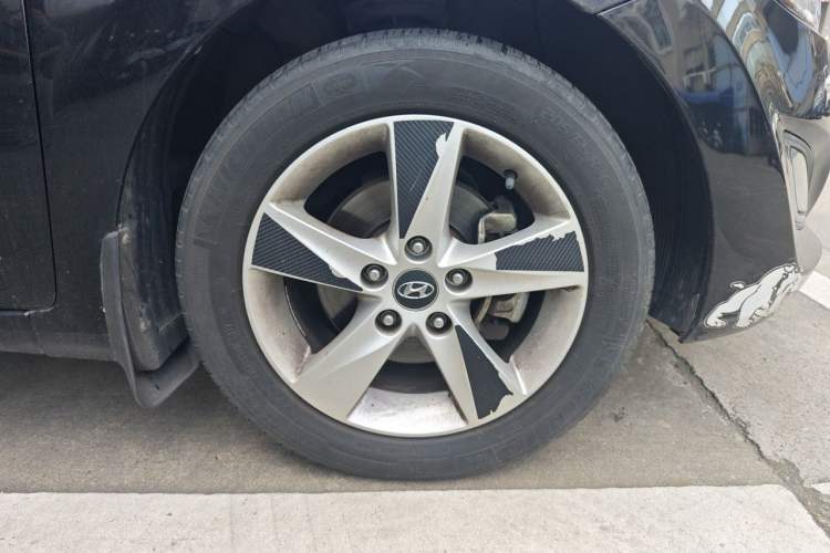 Used Hyundai Elantra (5th Generation / Langdong) 2012 1.6L Automatic Fashion Edition Right Front Wheel Hub