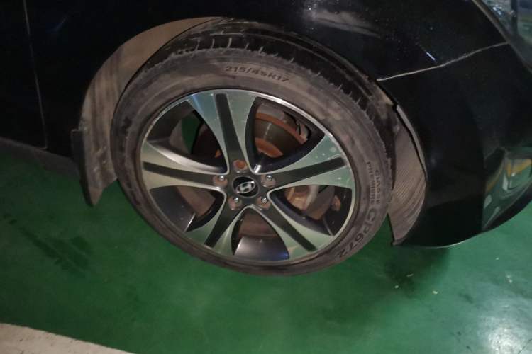 Used Hyundai Elantra (5th Generation / Langdong) 2012 1.8L Manual Luxury Version Right Front Wheel Hub