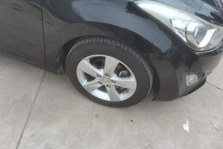 Used Hyundai Elantra (5th Generation / Langdong) 2012 1.6L Manual Leading Model Right Front Wheel Hub