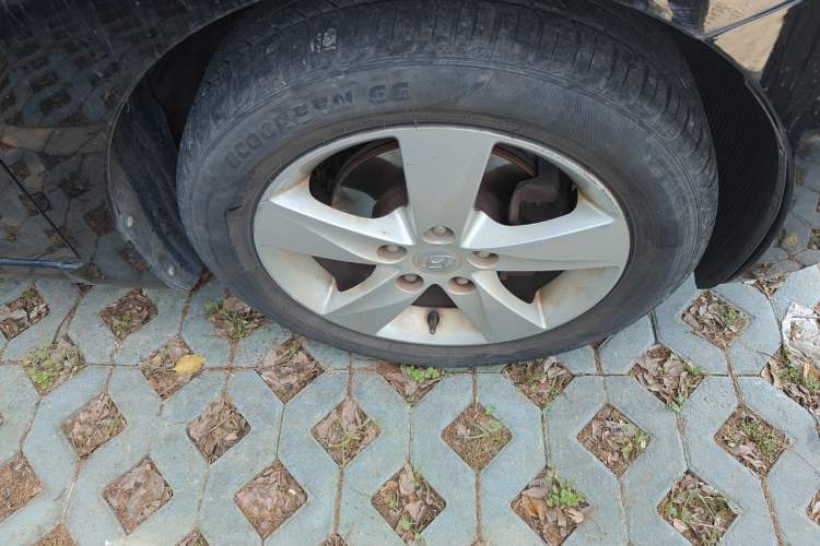 Used Hyundai Elantra (5th Generation / Langdong) 2012 1.6L Manual Leading Model Right Front Wheel Hub