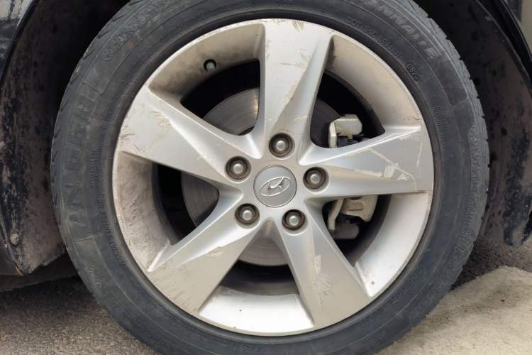 Used Hyundai Elantra (5th Generation / Langdong) 2012 1.6L Automatic Fashion Edition Right Front Wheel Hub