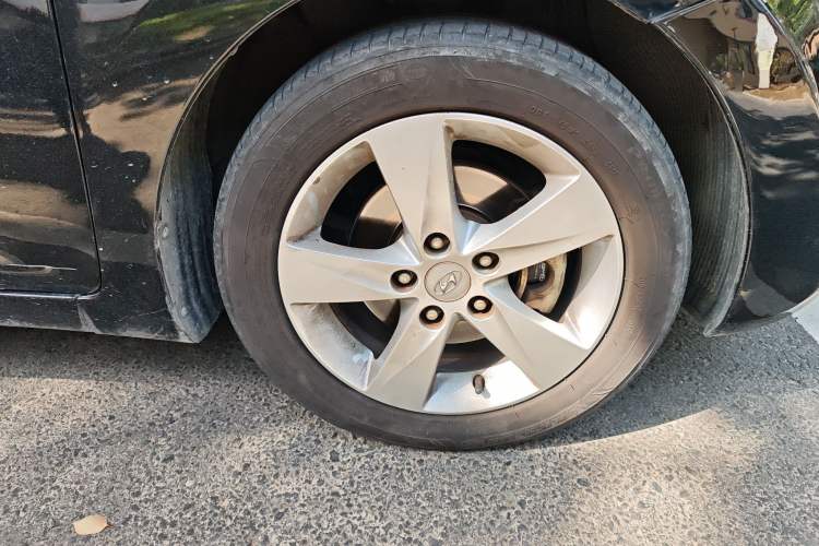 Used Hyundai Elantra (5th Generation / Langdong) 2012 1.6L Manual Leading Model Right Front Wheel Hub