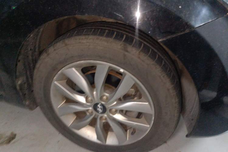 Used Hyundai Elantra (5th Generation / Langdong) 2012 1.6L Manual Leading Model Right Front Wheel Hub