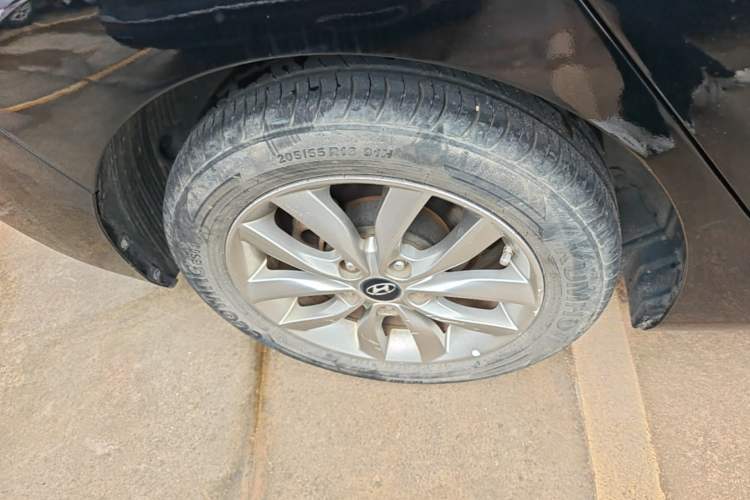 Used Hyundai Elantra (5th Generation / Langdong) 2012 1.6L Manual Fashion Edition Right Rear Wheel Hub