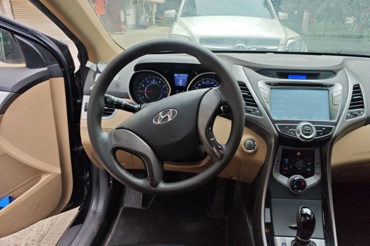 Used Hyundai Elantra (5th Generation / Langdong) 2012 1.6L Automatic Leading Model Steering Wheel