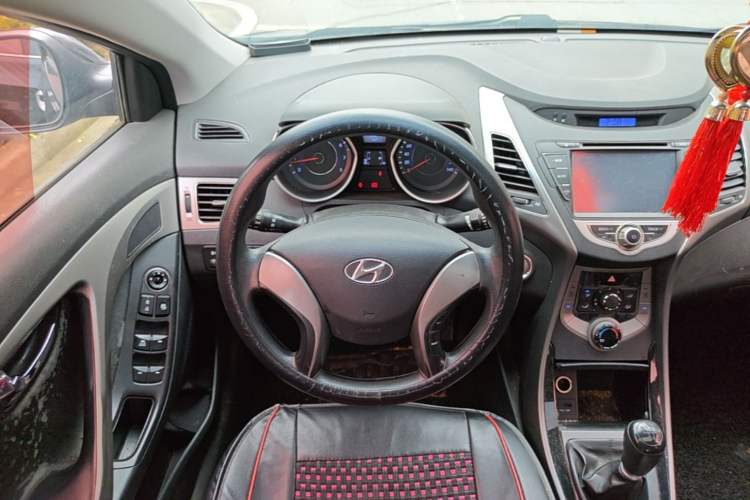 Used Hyundai Elantra (5th Generation / Langdong) 2012 1.6L Manual Leading Model Steering Wheel