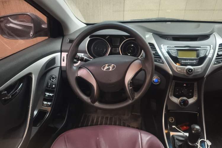 Used Hyundai Elantra (5th Generation / Langdong) 2012 1.6L Manual Leading Model Steering Wheel