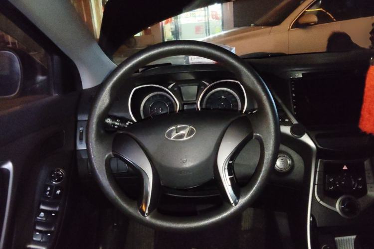 Used Hyundai Elantra (5th Generation / Langdong) 2012 1.6L Automatic Leading Model Steering Wheel