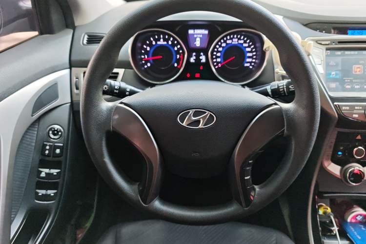 Used Hyundai Elantra (5th Generation / Langdong) 2012 1.6L Manual Leading Model Steering Wheel