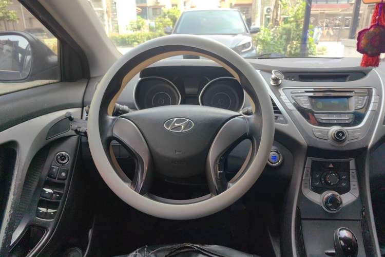 Used Hyundai Elantra (5th Generation / Langdong) 2012 1.6L Automatic Leading Model Steering Wheel