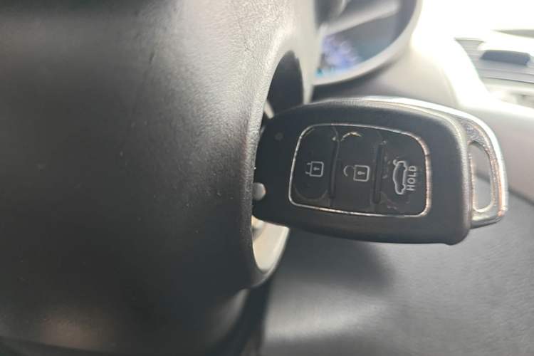 Used Hyundai Elantra (5th Generation / Langdong) 2012 1.6L Manual Fashion Edition Vehicle Key