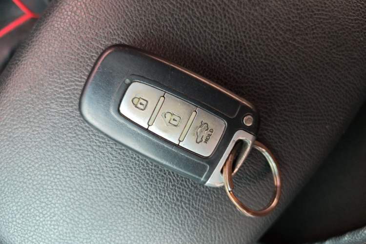 Used Hyundai Elantra (5th Generation / Langdong) 2012 1.6L Manual Leading Model Vehicle Key