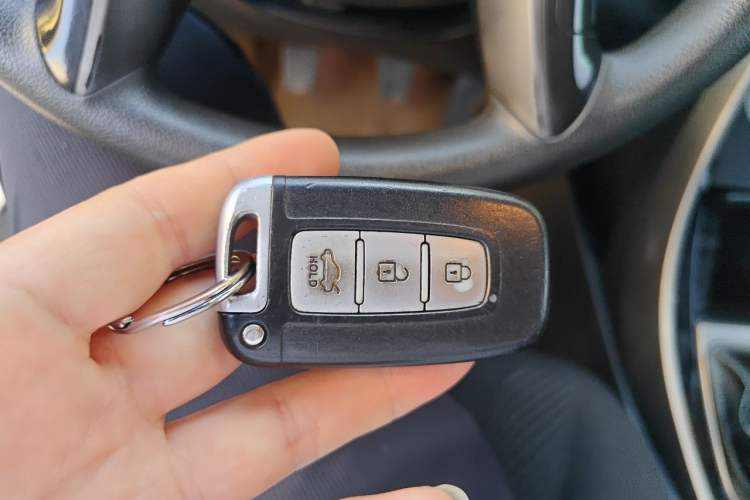 Used Hyundai Elantra (5th Generation / Langdong) 2012 1.6L Manual Leading Model Vehicle Key