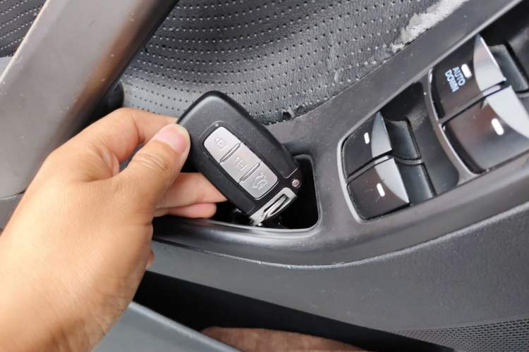 Used Hyundai Elantra (5th Generation / Langdong) 2012 1.6L Manual Leading Model Vehicle Key