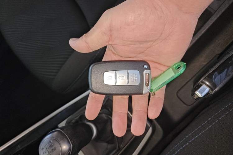 Used Hyundai Elantra (5th Generation / Langdong) 2012 1.6L Manual Leading Model Vehicle Key