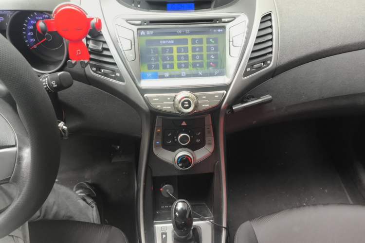 Used Hyundai Elantra (5th Generation / Langdong) 2012 1.6L Automatic Fashion Edition Audio And AC Panel