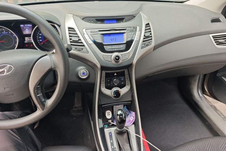 Used Hyundai Elantra (5th Generation / Langdong) 2012 1.6L Automatic Leading Model Audio And AC Panel
