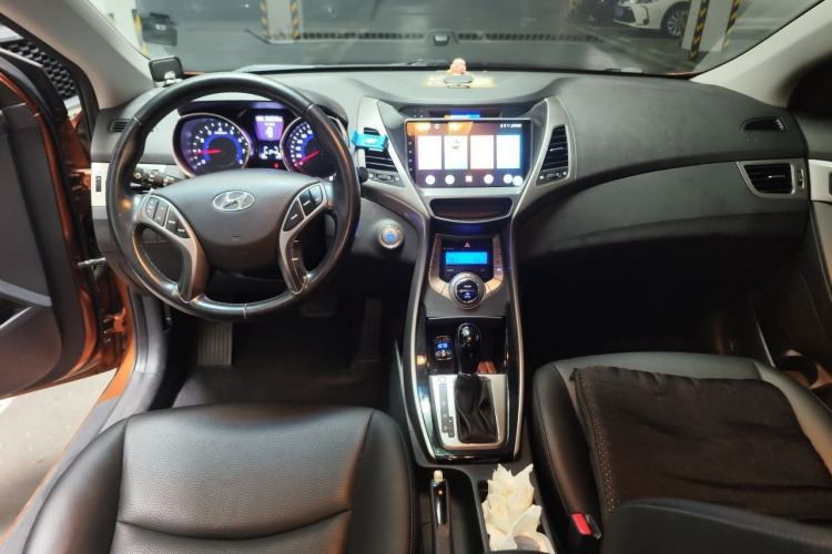 Used Hyundai Elantra (5th Generation / Langdong) 2012 1.6L Automatic Prestige Model Center Console