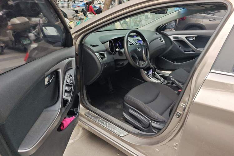 Used Hyundai Elantra (5th Generation / Langdong) 2012 1.6L Automatic Leading Model Driver Seat