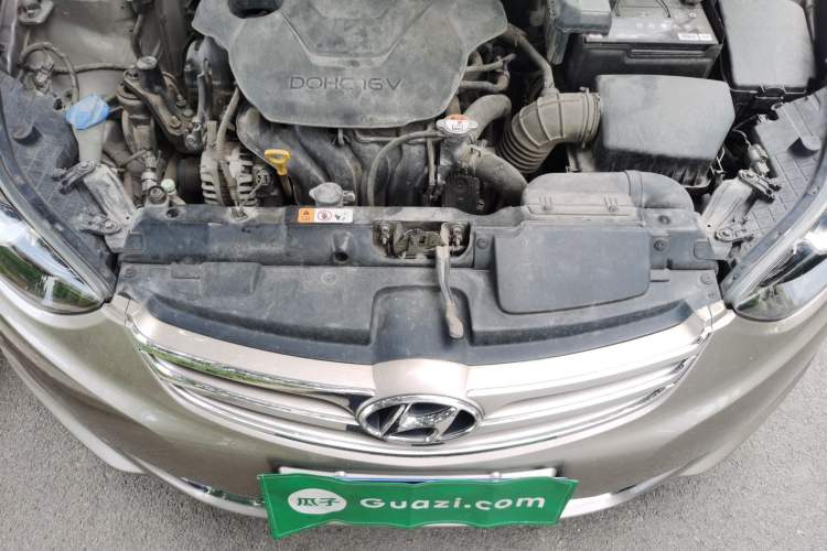 Used Hyundai Elantra (5th Generation / Langdong) 2012 1.6L Automatic Prestige Model Engine Bay