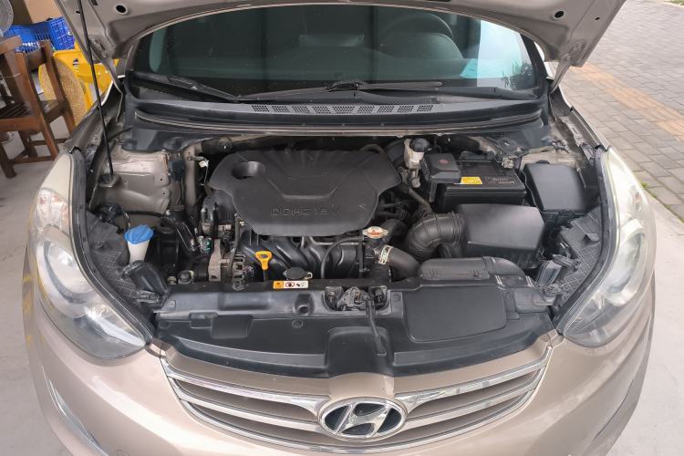 Used Hyundai Elantra (5th Generation / Langdong) 2012 1.6L Automatic Fashion Edition Engine Bay