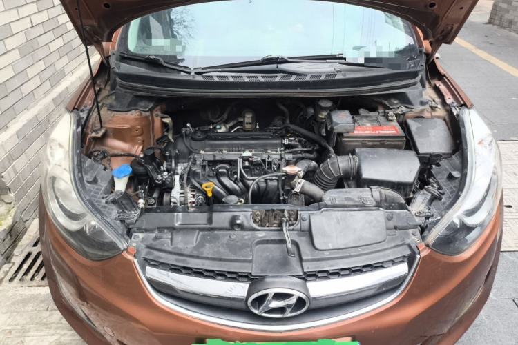 Used Hyundai Elantra (5th Generation / Langdong) 2012 1.6L Automatic Fashion Edition Engine Bay