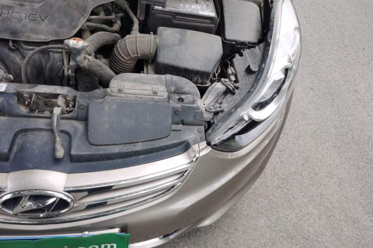 Used Hyundai Elantra (5th Generation / Langdong) 2012 1.6L Automatic Prestige Model Engine Bay Left