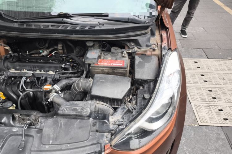 Used Hyundai Elantra (5th Generation / Langdong) 2012 1.6L Automatic Fashion Edition Engine Bay Left