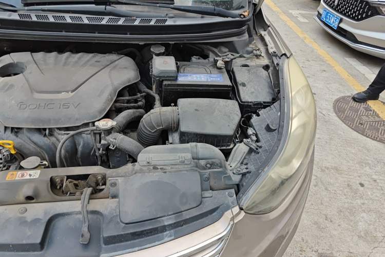 Used Hyundai Elantra (5th Generation / Langdong) 2012 1.6L Automatic Fashion Edition Engine Bay Left