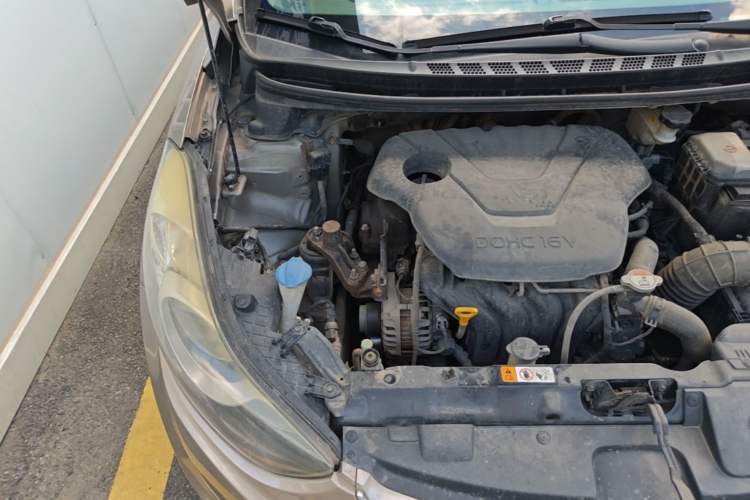 Used Hyundai Elantra (5th Generation / Langdong) 2012 1.6L Manual Leading Model Engine Bay Right