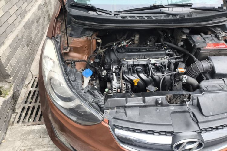 Used Hyundai Elantra (5th Generation / Langdong) 2012 1.6L Automatic Fashion Edition Engine Bay Right