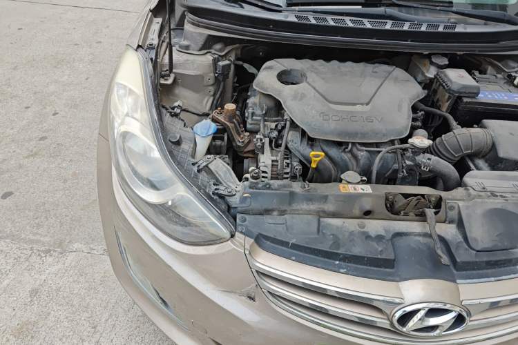 Used Hyundai Elantra (5th Generation / Langdong) 2012 1.6L Automatic Fashion Edition Engine Bay Right
