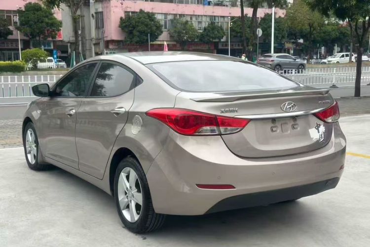 Used Hyundai Elantra (5th Generation / Langdong) 2012 1.6L Automatic Fashion Edition Exterior 4