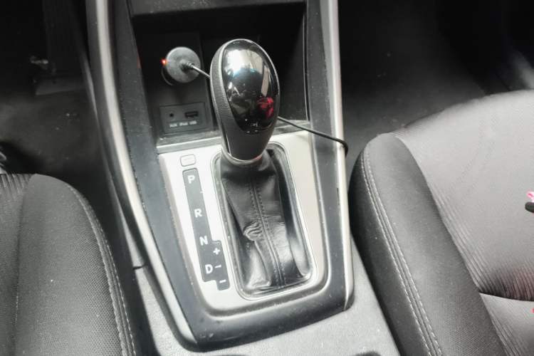 Used Hyundai Elantra (5th Generation / Langdong) 2012 1.6L Automatic Fashion Edition Gear Lever