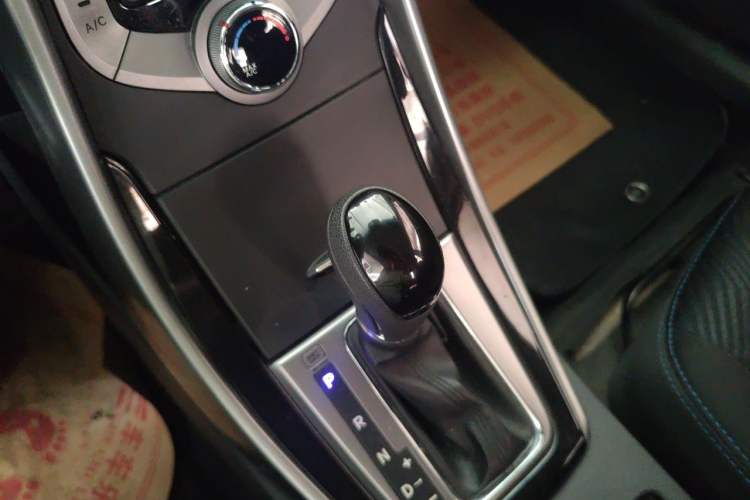Used Hyundai Elantra (5th Generation / Langdong) 2012 1.6L Automatic Leading Model Gear Lever