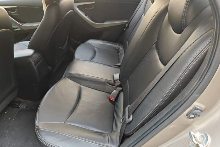 Used Hyundai Elantra (5th Generation / Langdong) 2012 1.6L Automatic Fashion Edition Left Rear Seat
