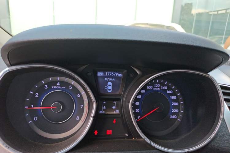 Used Hyundai Elantra (5th Generation / Langdong) 2012 1.6L Manual Leading Model Odometer Close Up