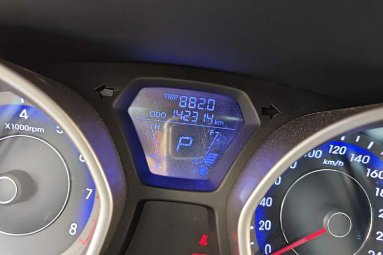 Used Hyundai Elantra (5th Generation / Langdong) 2012 1.6L Automatic Fashion Edition Odometer Close Up