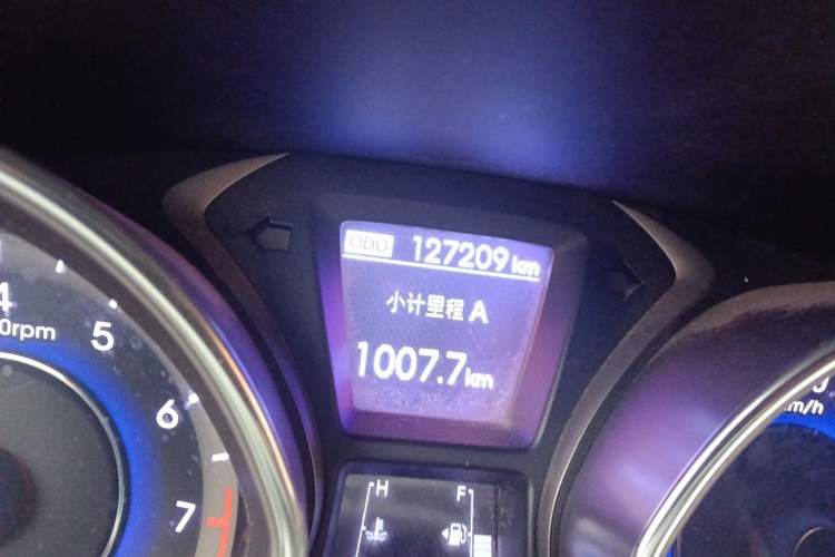 Used Hyundai Elantra (5th Generation / Langdong) 2012 1.6L Manual Leading Model Odometer Close Up