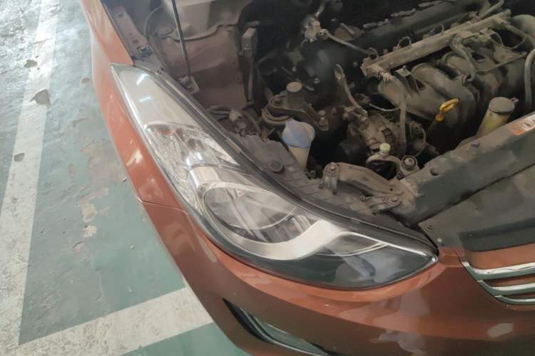 Used Hyundai Elantra (5th Generation / Langdong) 2012 1.6L Automatic Leading Model Right Front Headlight