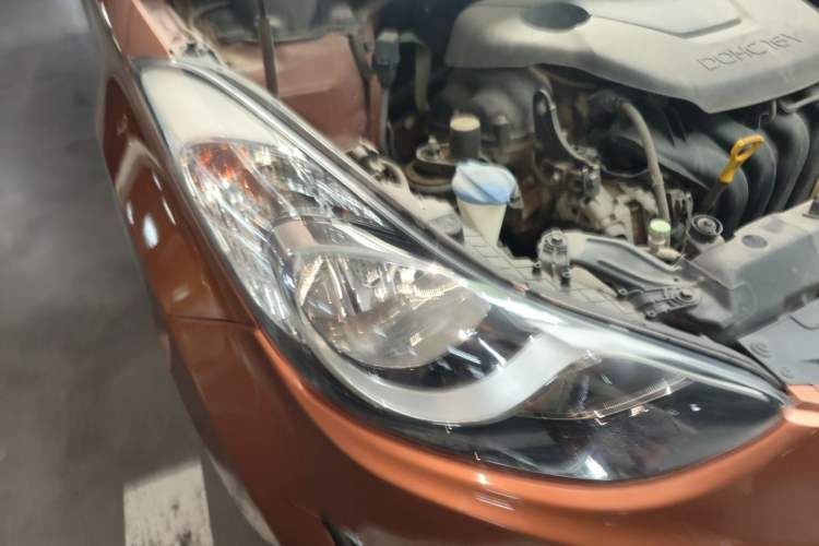 Used Hyundai Elantra (5th Generation / Langdong) 2012 1.6L Automatic Prestige Model Right Front Headlight